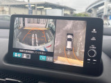 【マルチビューカメラシステム】専用のカメラにより、上から見下ろしたような視点で360度クルマの周囲を確認することができます☆死角部分も確認しやすく、狭い場所での切り返しや駐車もスムーズに行えます。