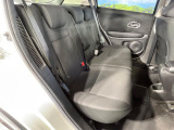 後部座席も気になるようなキズ・汚れやへたり等、大きなダメージはなく、良好な状態です。