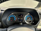 日産のメーターは走行中自然と視野に入る位置に設定されているため、運転を楽しみながら身構えることなくドライブできます。