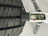 夏タイヤの残り溝は6.4mmです。スリップラインからは4.6mmとなっております。