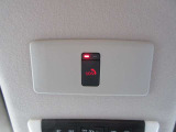 【SOSコールスイッチ】急病時やあおり運転等の危険を感じたときには、SOSコールスイッチを押して下さい。事故発生時には、エアバック展開と連動し自動通報され、オペレーターが緊急連絡をサポート致します。