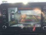 全方位ビューモニター、バックガイドモニター付いております!車庫入れの際にあると役立ちますよ♪