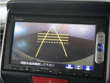 ◆リアワイドカメラシステム◆3種類の表示で後方確認をサポート♪セレクトレバーを「R」の位置に入れるとカメラ画像に切り替え。ノーマルビューでは従来のリアカメラと同様の標準的なビューで表示します!
