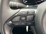 運転中、オーディオの操作をしてて、ハッとしたことはありませんか?ステアリングスイッチは、運転中でもハンドルでオーディオの操作が可能です。安全なドライブをサポートします。