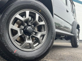 【純正15インチアルミホイール】外観にマッチした純正アルミホイールを装着しております。各種社外アルミホイールや、スタッドレスタイヤも取扱いしております。是非ご相談ください♪