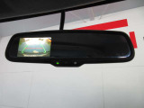 後方確認用室内ルームミラーです!視認性が良く、夜間でも見やすい配慮がされています。