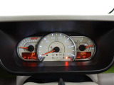 とっても見やすいメーターです。夜間時はラグジュアリーな気分にさせてくれる照明が魅力ですので、夜のドライブも楽しみになりますよ♪
