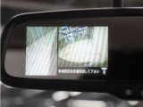 ◆バックモニター内蔵ルームミラー◆リバースにするだけで映ります、後方の安全確認や、狭い駐車場での車庫入れ、雨の日や夜間など視界の悪い時に便利です!安全にバックする為には欠かせない装備です。