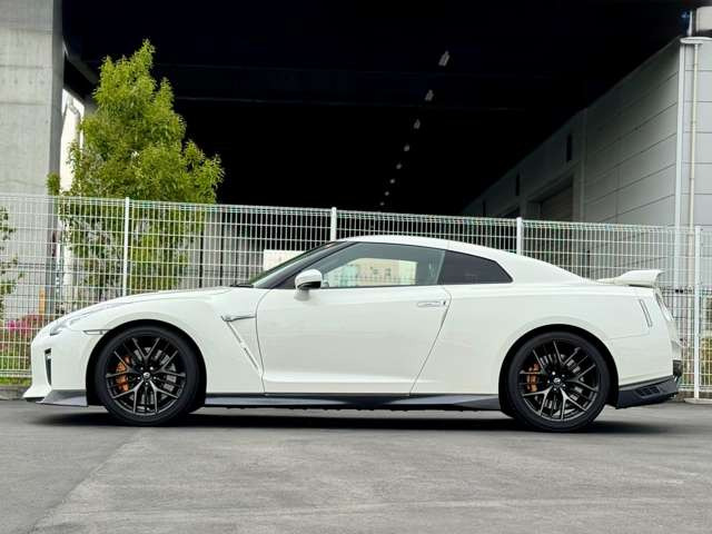 日産 GT-R 3.8 ピュアエディション 4WD 全国対応1年保証付 MY17 NISMO