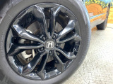 【純正18インチアルミホイール】外観にマッチした純正アルミホイールを装着しております。各種社外アルミホイールや、スタッドレスタイヤも取扱いしております。是非ご相談ください♪