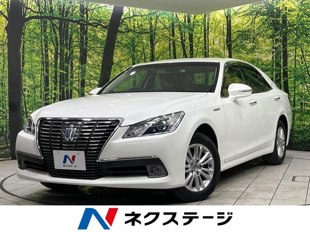 クラウン  ロイヤルサルーン Four