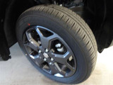 【新品タイヤ】届出済未使用車両になりますので、もちろんタイヤの残り溝もばっちり残っています。