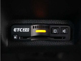 ◆ETC2.0装着◆進化したドライブ体験。料金収受システムだけだったETCが生まれ変わって、高速道路を賢く使うETC2.0に進化しました。多彩な情報サービスが便利で快適なドライブ体験を提供します。