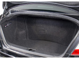 トランクが狭いと思っておりませんか?実際は大容量トランクです!旅行等の長距離ドライブも快適です!また、屋根付きスペースを完備しておりますので、夜間でも、雨でも雪の日だってゆっくりご覧頂けます。