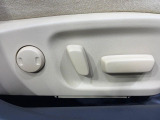【パワーシート】スイッチ一つで簡単にシートの微調整が可能!電動だから力もいりません!快適なシートポジションにセットして、快適なドライブをお楽しみください。