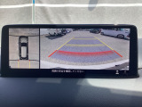 狭い場所での駐車やすれ違いなどでより的確な運転操作に役立つ360&deg;ビューモニターが装備されています。