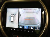 バックガイドモニターで、後方を確認しながら安心して駐車することができます。運転初心者も熟練者も必須の機能ですよ!