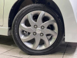 【純正14インチアルミホイール】外観にマッチした純正アルミホイールを装着しております。各種社外アルミホイールや、スタッドレスタイヤも取扱いしております。是非ご相談ください♪