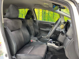 運転席シート廻りは使用感も少なく、良好な状態となっています。前オーナー様が丁寧に使っていたことがよくわかりますね。