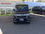 お客様に安全で快適なカーライフをお送りいただくために、中古車にも高いレベルの品質基準を設け、その基準に従って、全ての中古車について納車前整備を実施しています。