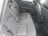 リアシートです!汚れや破れも無く良好です♪後部座席は大人の人でも足元ゆったりしております♪