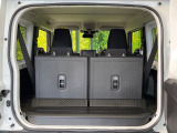普段のお買い物や通勤、送迎等に十分な荷室スペースを確保しております。セカンドシートを倒すと、大きな荷物の積載も可能です♪