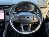 操作性の良いハンドルで運転中のストレスも軽減されます。