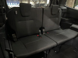 3列目シートはもちろん状態良好☆大人でもゆったりと座って頂けますので、大人数でのお出かけもラクラクです♪ご家族で、気の知れた仲間で、ドライブに行くのが楽しみですね♪