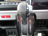 足元広々インパネシフトCVTオートマです。