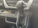 【 シフト 】シフトも操作しやすく快適なドライブを楽しんでいただけます。