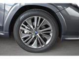 純正18インチアルミホイル/タイヤサイズは225/55R18です