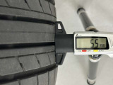 夏タイヤの残り溝は5.5mmです。スリップラインからは4.1mmとなっております。