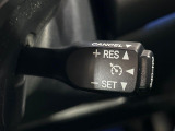 【クルーズコントロール】高速道路もラクラク走行。アクセルを離しても一定速度で走行ができ、長距離運転時の負担を軽減!加速・減速も簡単なスイッチ操作で調整できます。