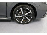 225/45R18のタイヤサイズです。