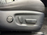 パワーシート搭載。微妙な調整が手軽にでき、最適なポジションで運転することが可能です。