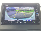 バックモニター付きで、車庫入れやバック時の後方確認をサポート。