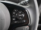 ◆アダプティブクルーズコントロール◆予め設定した車速内でクルマが自動的に加減速。前走車との適切な車間距離を維持しながら追従走行します。【LKAS】車線維持支援システムでステアリング操作を支援。