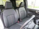 前席の画像です。是非運転席に座っていただき視界等をご確認ください。