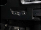 ETC!料金所も止まる事無くスイスイです!窓を開ける必要も無いので雨や花粉、排気ガスの浸入もありません!今や必需品ですネ!