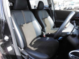 【内装】シエンタの車内です♪もちろん、フロアマットもついてますよ〜!