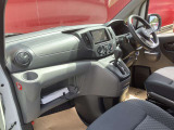 ご納車前にスタッフが入念に清掃し気持ちよく乗り出せるように致します。