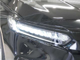 【LEDヘッドライト】省電力で、明るく遠くまで照らし、夜道や雨天などの走行の際、安心感を高めます。オートライト機構で周囲の明るさを感知し、自動で点灯、消灯します。