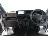 見通しのよいすっきりとした視界で、誰でも運転しやすいです。運転のしやすさは疲れにくさにも繋がりますよ♪