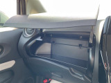 前席の収納スペースも十分ございます!常備しておきたいものを収納できるのは便利ですね!