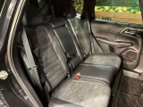 後部座席も気になるようなキズ・汚れやへたり等、大きなダメージはなく、良好な状態です。
