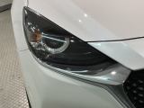 LEDヘッドライトは、点灯の瞬間から最大光量を発揮し、突然暗くなるトンネルなどでの安定感を高めます。