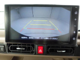 このお車はバックカメラが付いています。バックの操作が楽になります。