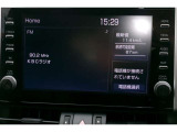 9インチディスプレイオーディオを装備。スマホとクルマをつなぐことで、これまでのナビに加えて、いろんなサービスが楽しめます。DOPのナビキットを装着すれば地図も表示できます。
