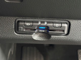 ETC車載器のお写真です。高速道路など、有料道路を通過する際には大変便利な装備ですね♪
