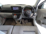 視界良好、操作しやすい運転席です。